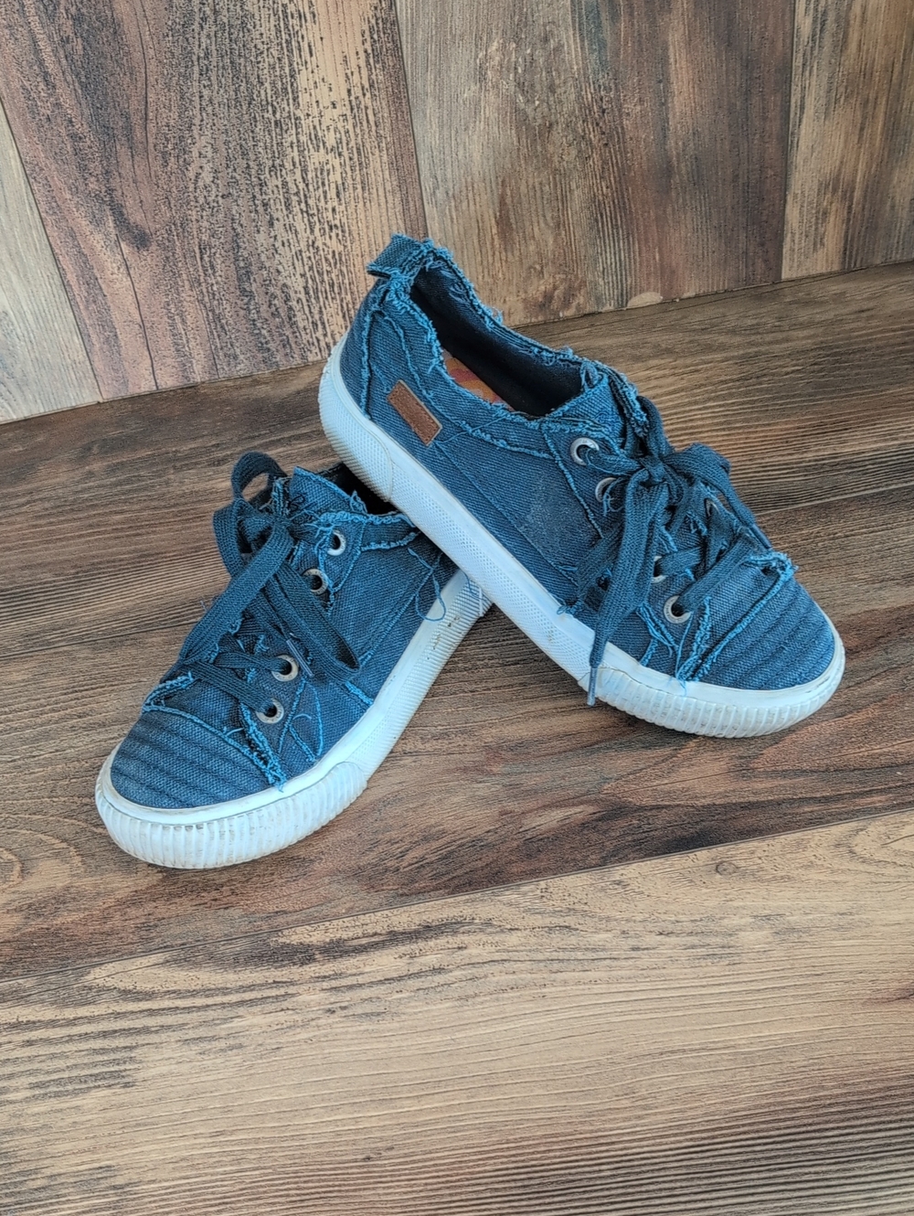 Blowfish Malibu Clay Casual Lace-Up Sneakers 7.5        603A
